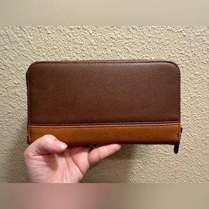 NEW Thirty One brand brown wallet
